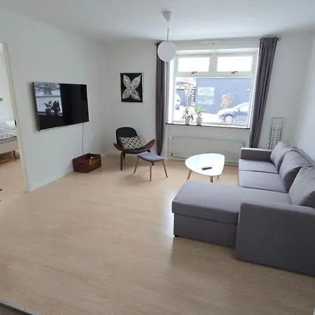 Bright Townhouse With Garden & Terrace Ferienhaus *