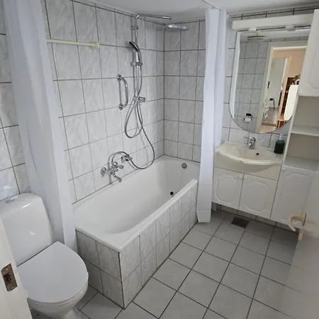 Bright Townhouse With Garden & Terrace *