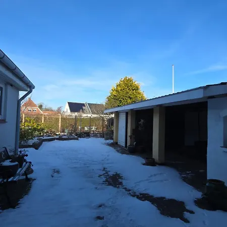 Bright Townhouse With Garden & Terrace Ferienhaus