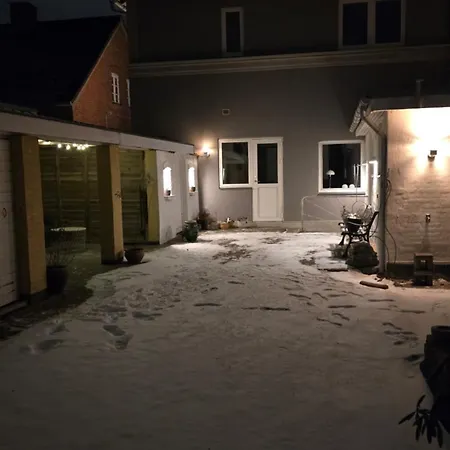 Bright Townhouse With Garden & Terrace *