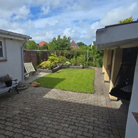 Bright Townhouse With Garden & Terrace Esbjerg