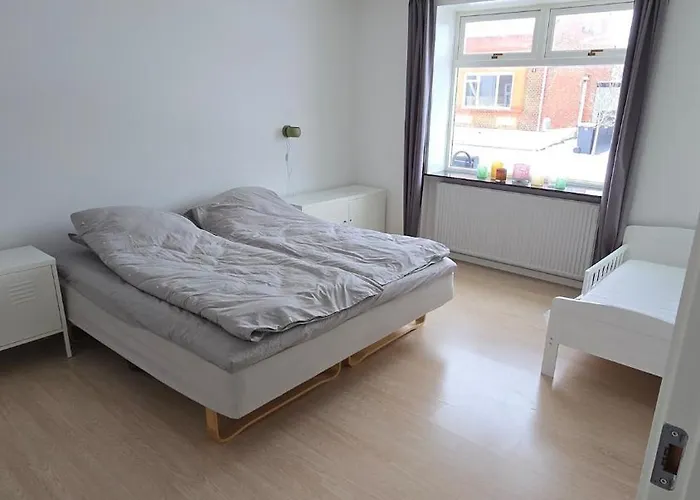 Ferienhaus Bright Townhouse With Garden & Terrace *