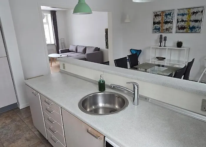 Bright Townhouse With Garden & Terrace Esbjerg