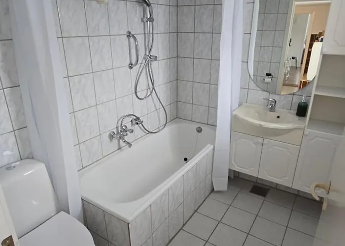 Bright Townhouse With Garden & Terrace *