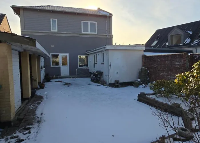 Bright Townhouse With Garden & Terrace Ferienhaus Esbjerg